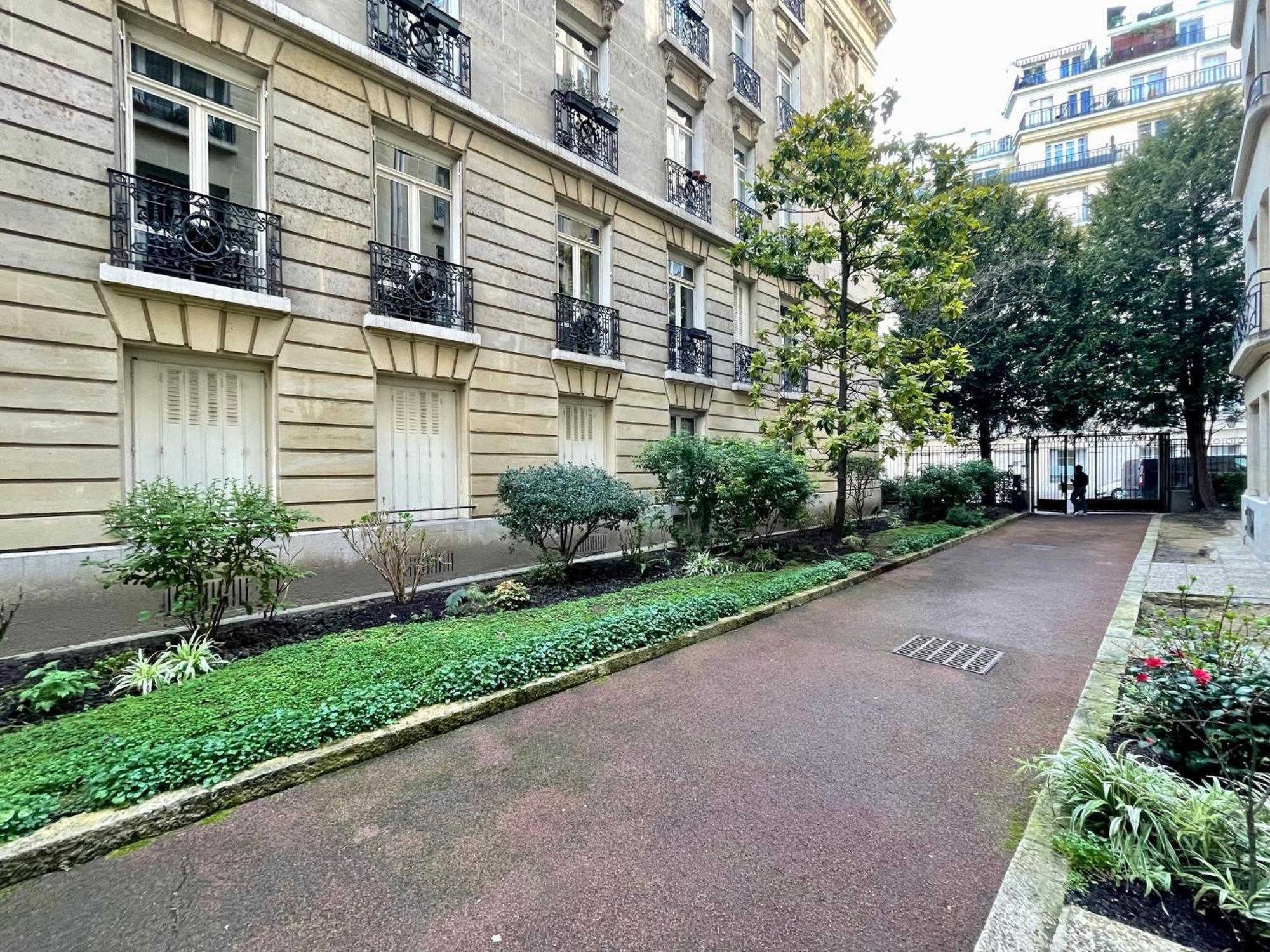 Mozart Passy Apartment Paris